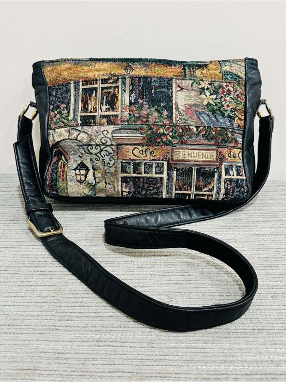 SAS Vintage Shoulder Bag Satchel Tapestry Leather Trim Louis Compartments USA
